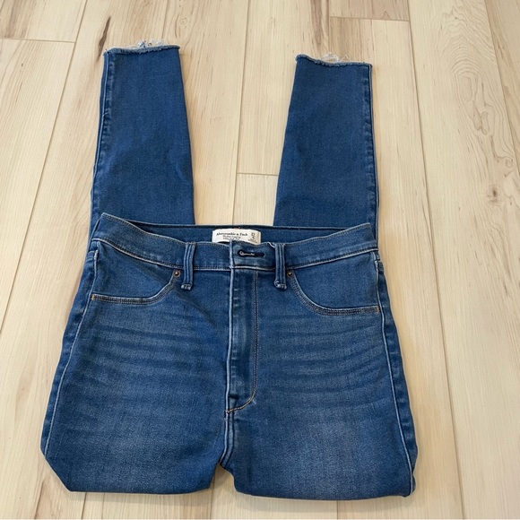 Abercrombie & Fitch Denim - Abercrombie & Fitch The Jean Legging Ultra High Rise Jeans